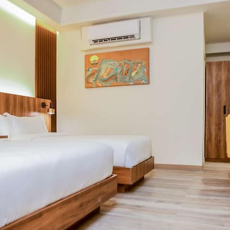 Surestay Studio By Best Western Clarkview Angeles City ภายนอก รูปภาพ