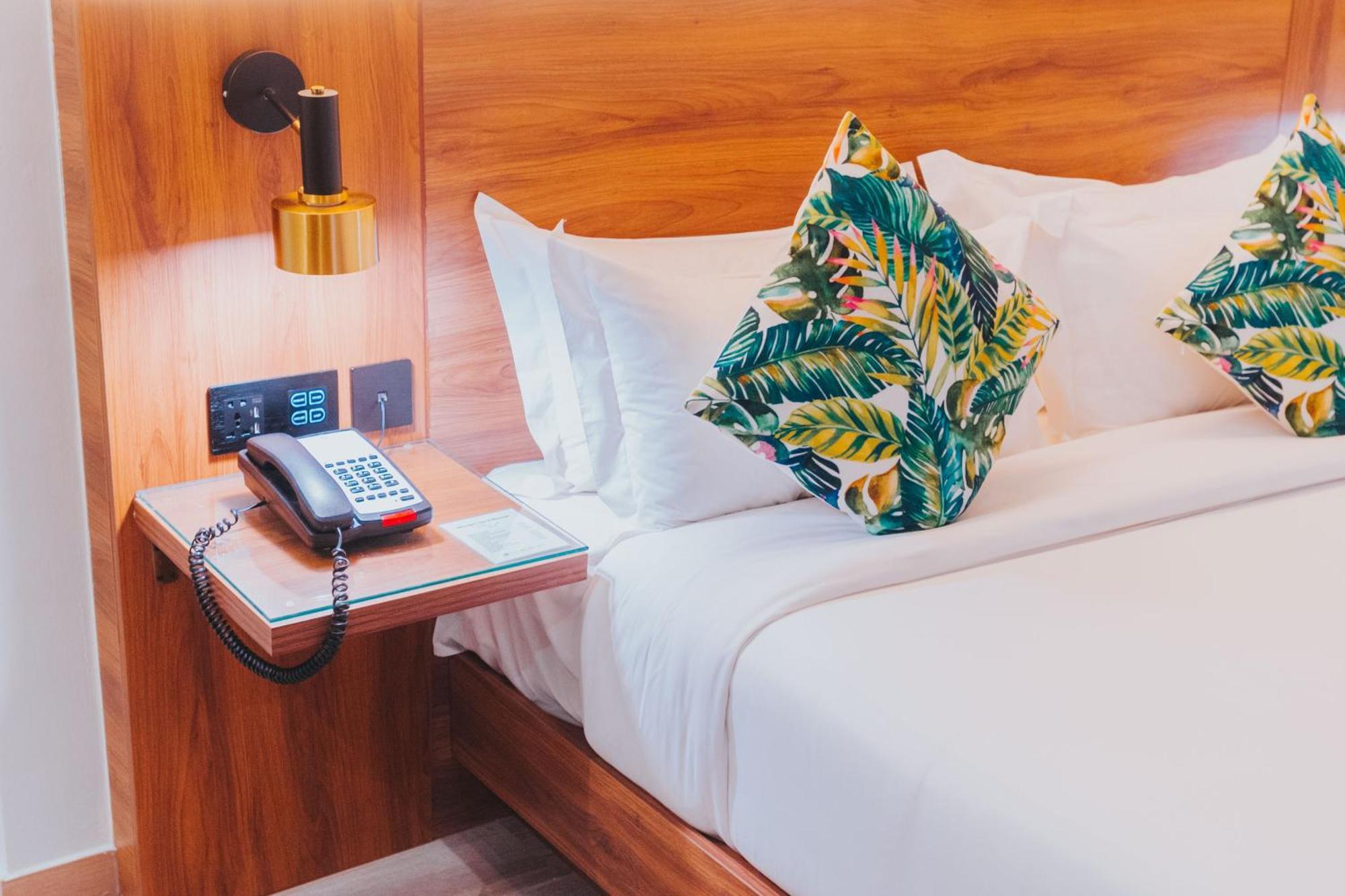 Surestay Studio By Best Western Clarkview Angeles City ภายนอก รูปภาพ